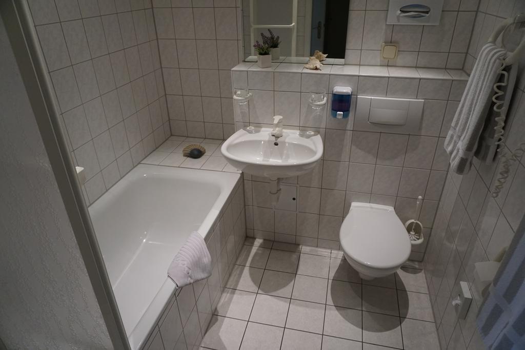 Parkhotel Seeblick Rostock Exterior foto